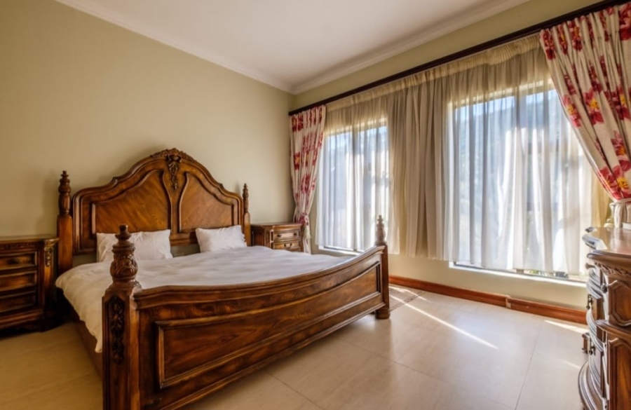 To Let 4 Bedroom Property for Rent in Kosmos Ridge North West